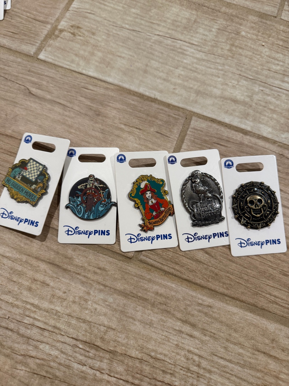 Disney pirates of the Caribbean pin set 5 pins